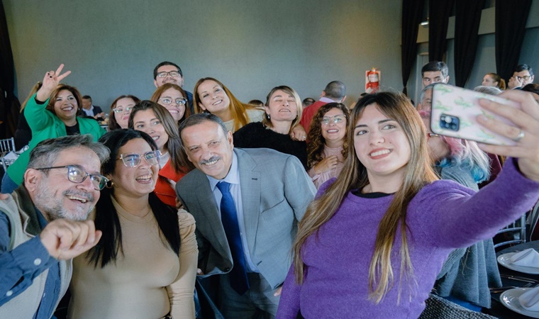 Quintela agasajó a periodistas en su día y pidió debatir sobre el «rol de la prensa en éstos días»