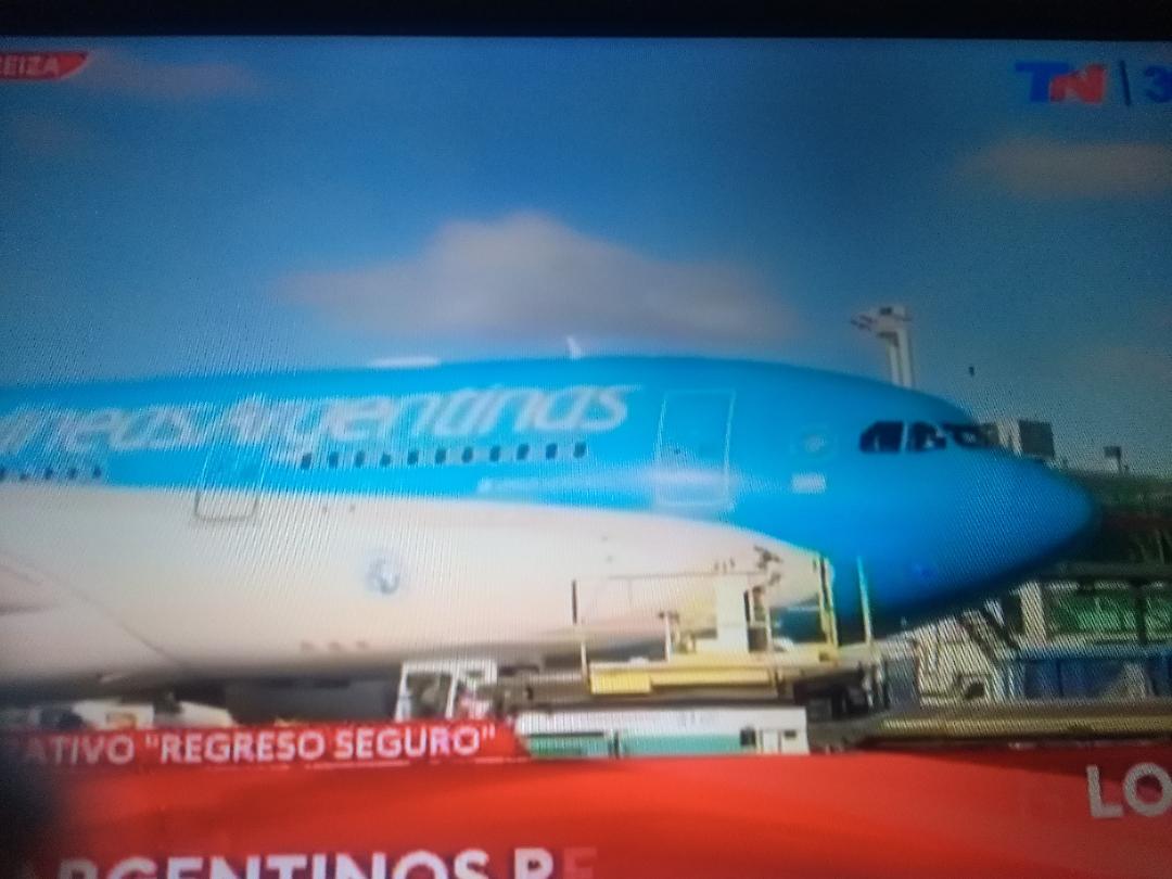 Arribó un vuelo con repatriados de Israel