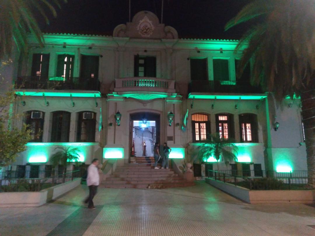 En el Día de la Salud Mental, Casa de Gobierno fue iluminada de verde