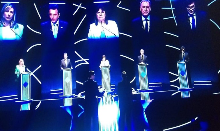 Los candidatos presidenciales participaron del primer debate