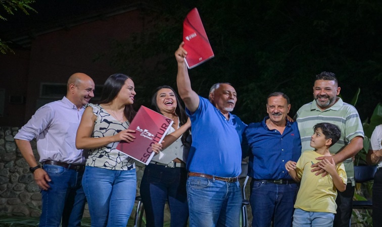 Beneficiarios de siete barrios de la ciudad capital recibieron sus escrituras de viviendas