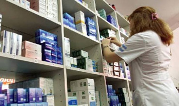 Farmacéuticos advierten que el DNU generará más automedicación, adicciones y gastos en salud