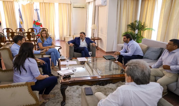 Analiza el gobierno provincial mejora salarial a sanitaristas