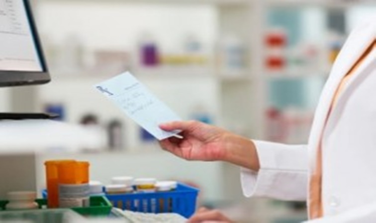 Un decreto publicado éste lunes modifica puntos del DNU relacionados a farmacias y prescripción