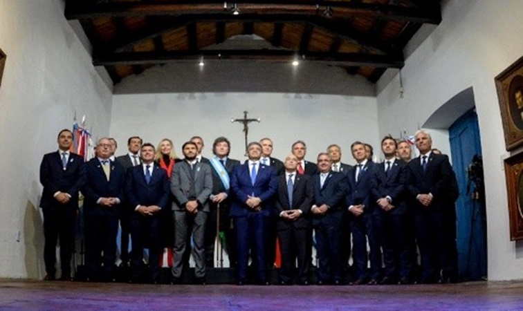 El presidente de la Nacion logró una foto con mandatarios