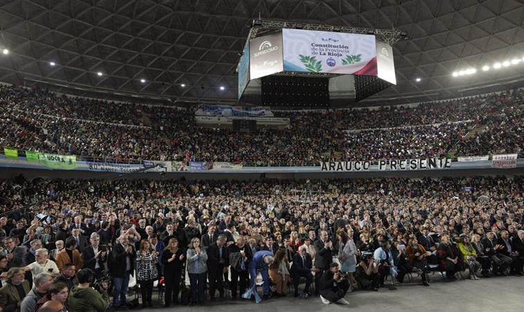 Fue jurada la nueva Constitución de la provincia en el Superdomo