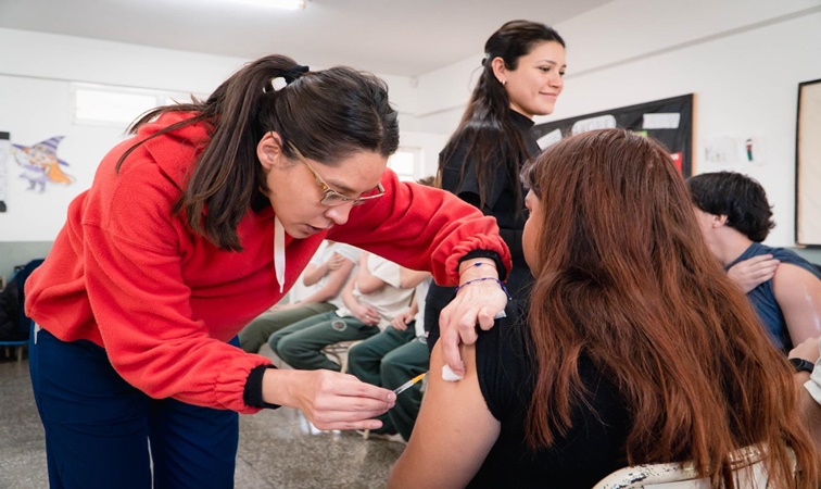 Superan los 2.600 jóvenes que se vacunaron contra le dengue