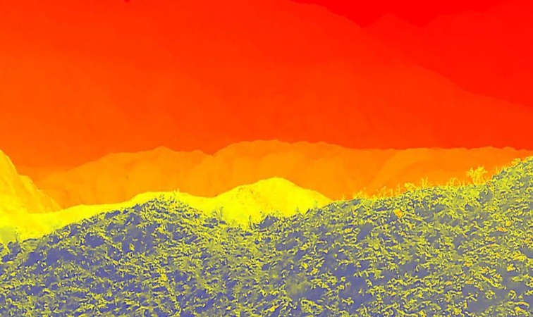Continúa e fuego en el perímetro Oeste del cordón del Velasco