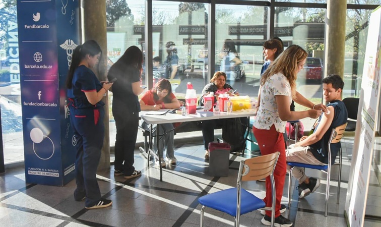 Jornada de vacunación contra el Dengue para jóvenes en la Barceló