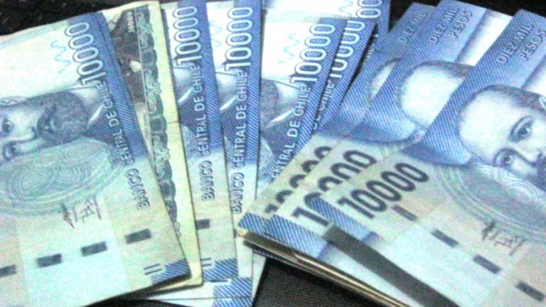 Trabajadores públicos provinciales percibirán un bono a fin de año
