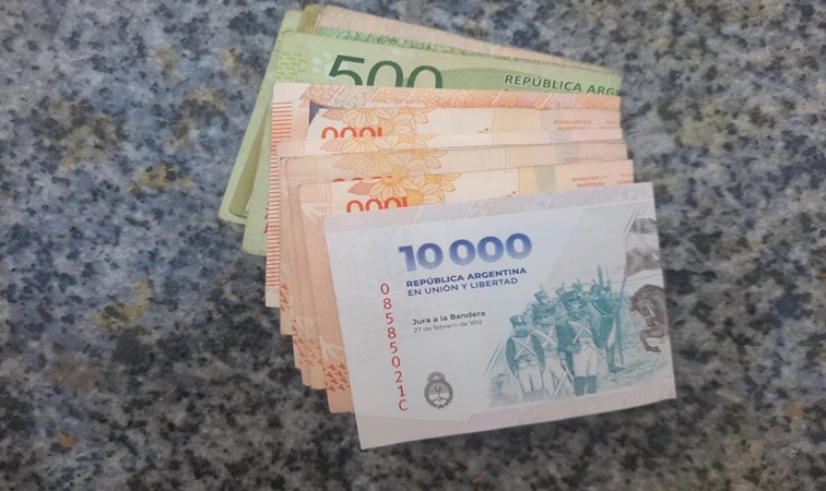 El bono para empleados de planta permanente de la provincia se paga a partir de éste jueves