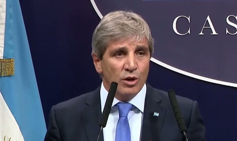 Caputo anunció el fin del cepo cambiario a partir del lunes