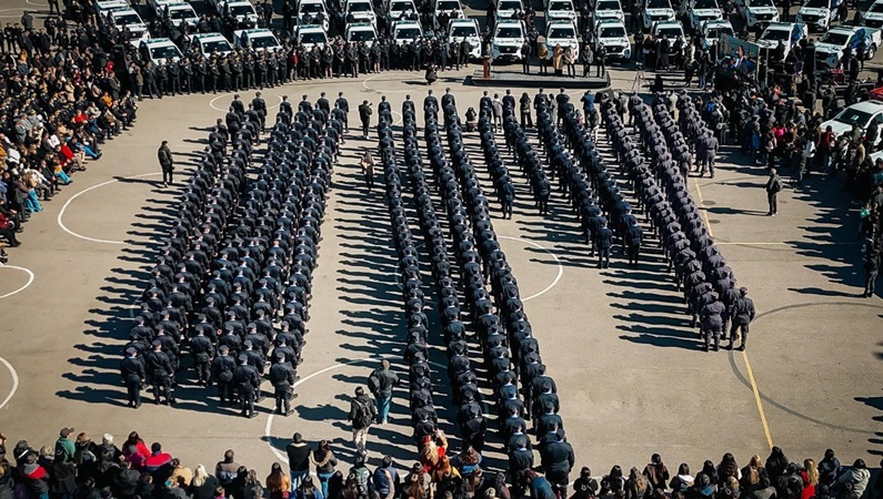 Nuevos efectivos policiales y entrega de equipamiento para mayor seguridad