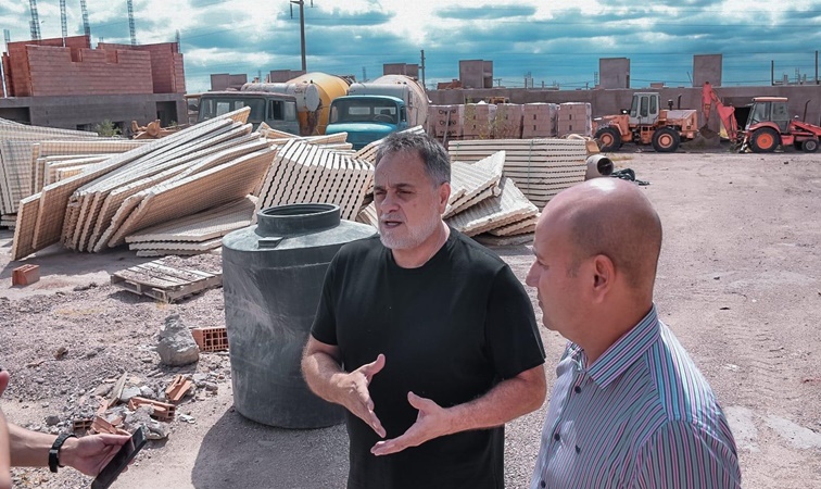 El gobierno provincial retomará la construcción de 300 viviendas inconclusas del Procrear