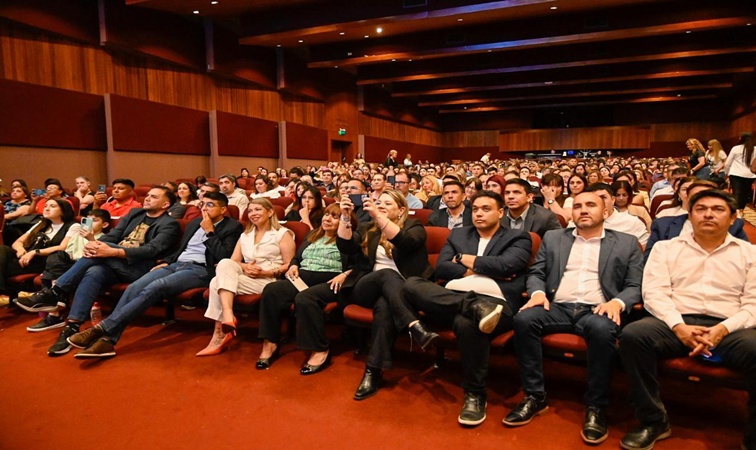 Buscan integrar la IA al sistema educativo en La Rioja