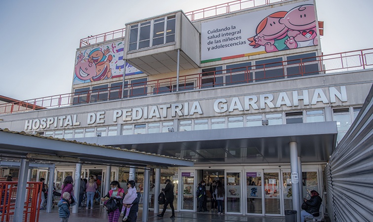 El Garrahan recibió un dispositivo tecnológico para tratar el cáncer infantil único en el país