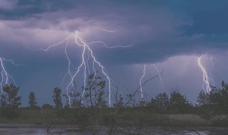 Alerta amarilla por tormentas y vientos en 10 departamentos de la provincia